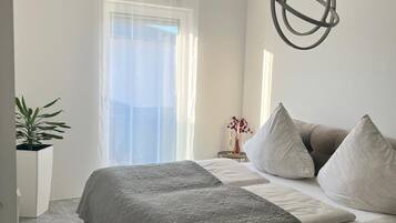 4 bedrooms, WiFi, bed sheets