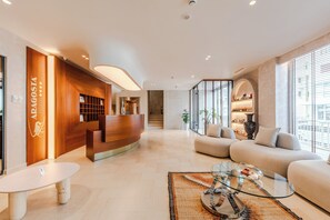 Quầy tiếp tân