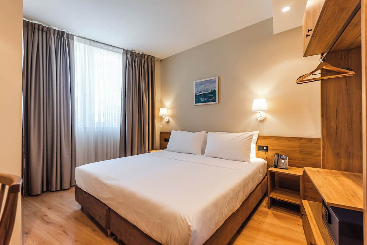 Doppel- oder Zweibettzimmer, Stadtblick