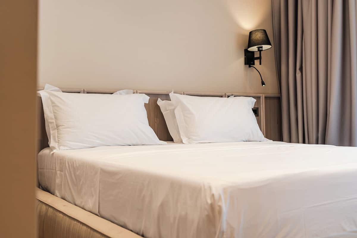 1 Schlafzimmer, italienische Bettbezüge von Frette