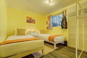 4 bedrooms, desk, iron/ironing board, WiFi
