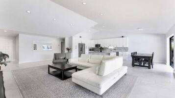 獨棟房屋, 3 間臥室, 無障礙, 私人泳池 | 客廳