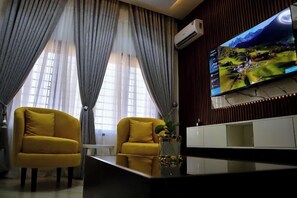 Family Apartment, Balcony, City View | Living area - Duplex 16 Apartments (Enugu)