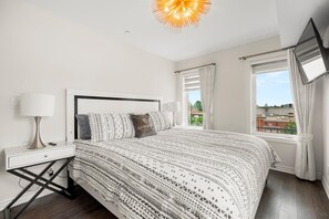 2 soverom, strykejern/-brett, reiseseng for barn og wi-fi (inkludert)