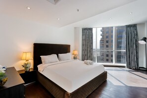 4 bedrooms, iron/ironing board, free WiFi, bed sheets