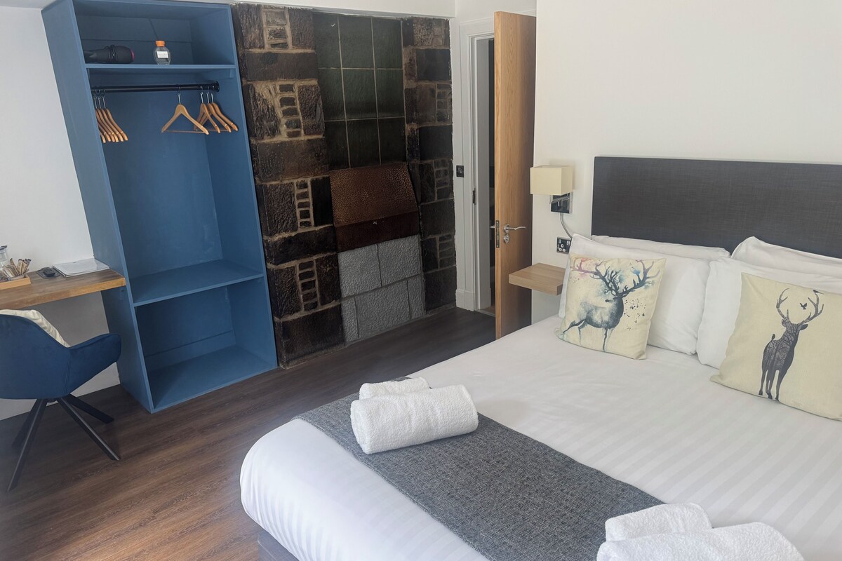 Double Room, 1 King Bed, Non Smoking, Ground Floor | WiFi (free)