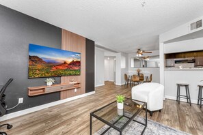 スマートテレビ、PC モニター