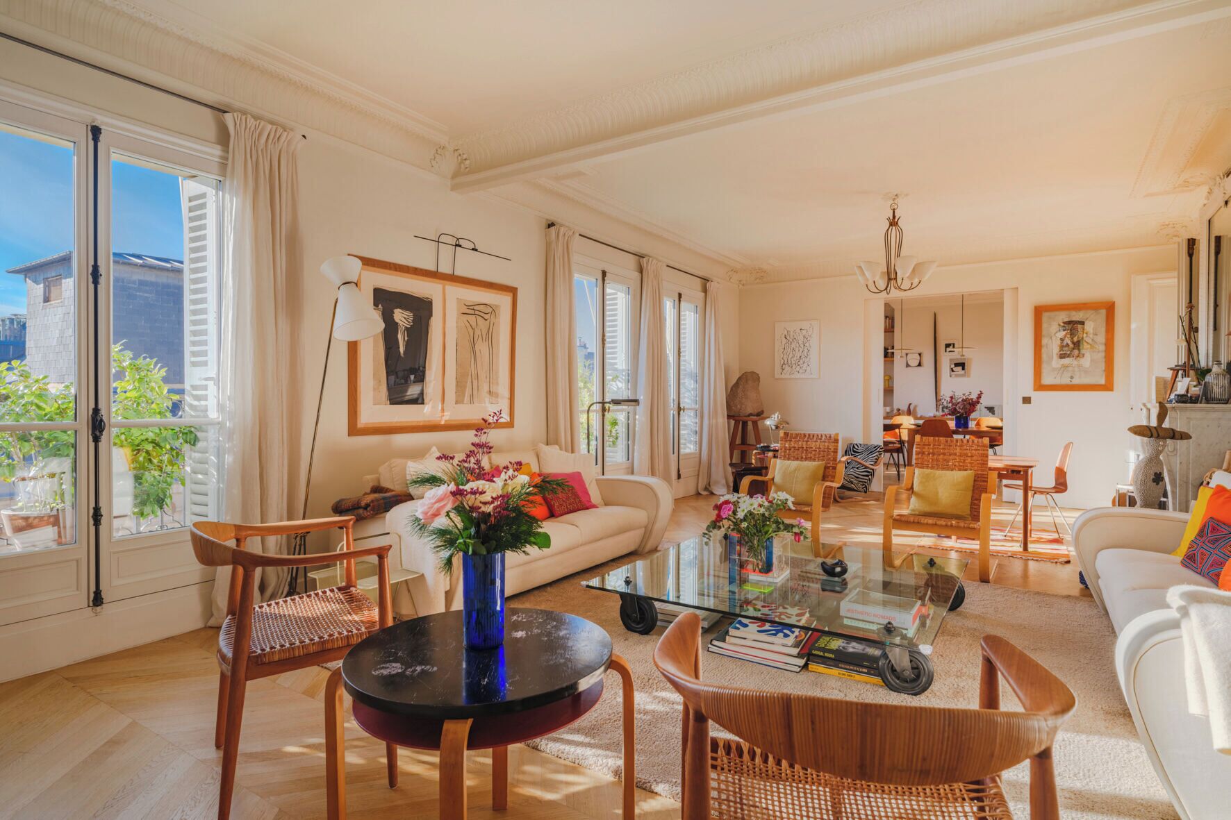 ลักซ์ชัวรี่อพาร์ทเมนท์, วิวเมือง | บริเวณนั่งเล่น