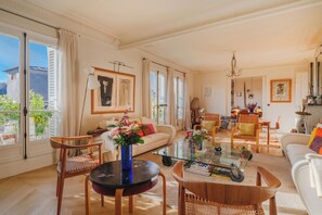 Luxury Apartment, City View | Living area - Paris St Germain Loft Residence (Paris)