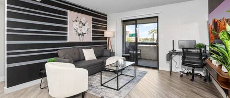 Smart TV, computer monitors