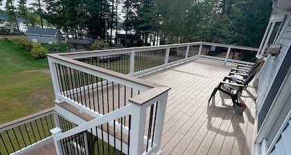 WATERFRONT ON BRANDY POND! SLEEPS 20!!