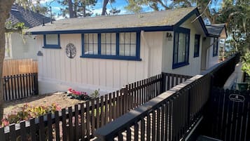 Family Cottage, Partial Ocean View | Property grounds