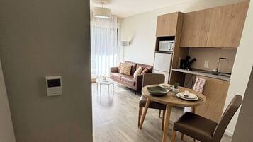 Apartment, 1 Bedroom | Soundproofing, free WiFi