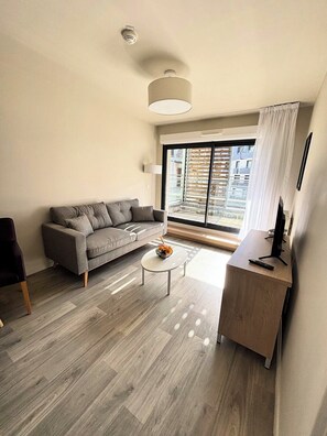 Appartement, 1 chambre | Salle de séjour
