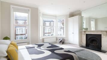 5 habitaciones, tabla de planchar con plancha, cuna de viaje y wifi