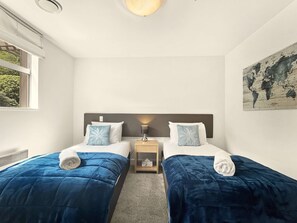 4 habitaciones, tabla de planchar con plancha, cuna de viaje y wifi 