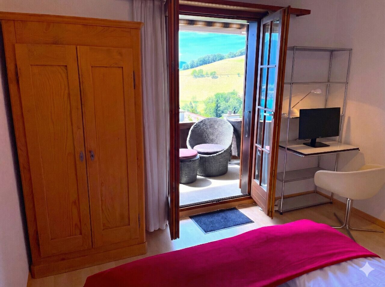 1 Schlafzimmer, Schreibtisch, Reisekinderbett, WLAN