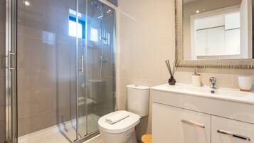 淋浴設備、風筒、提供毛巾