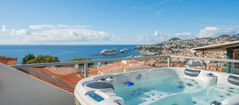 FLH Funchal Sissi Lanço with View