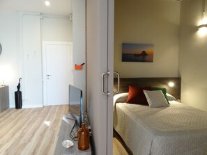 2 chambres, fer et planche à repasser, Wi-Fi, draps fournis