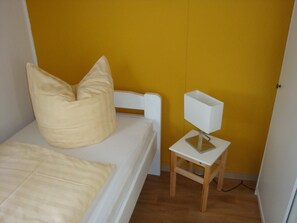 2 dormitoris, un bressol de viatge, wifi i roba de llit 
