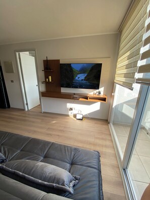 Smart TV - NEW APARTMENT IN INDEPENDENCIA (Santiago)