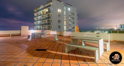 Charming 3-Bedroom Apartment on the Beach-side with AC and WiFi in Mount Lavinia