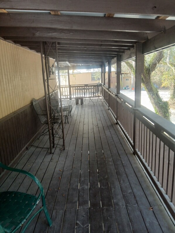 Terrace/patio - Charming 1-bedroom hotel with AC, WiFi in delightful Mayo (Mayo)