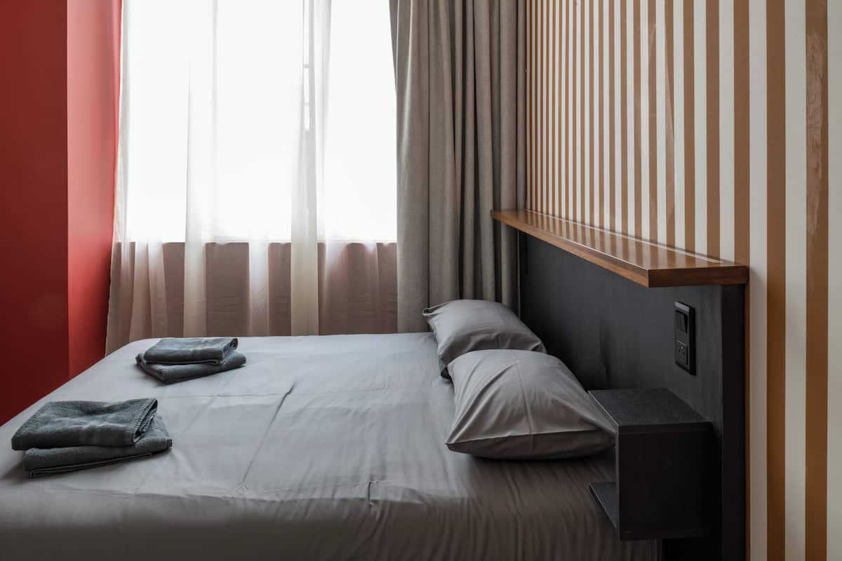 1 bedroom, blackout drapes, iron/ironing board, free WiFi