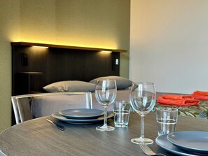 Deluxe Studio | Living area - Smartappart NIORT (Niort)