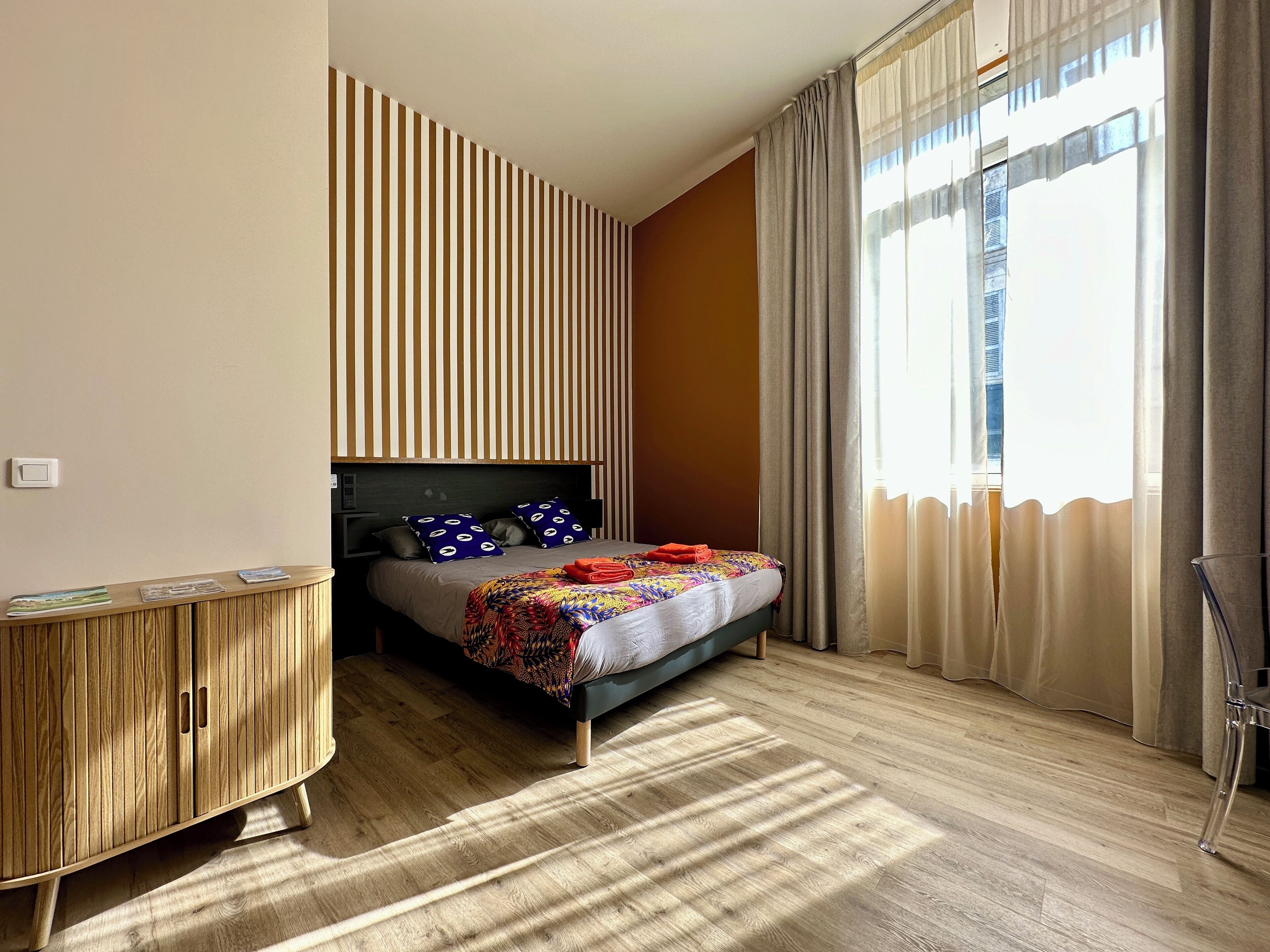 Studio Premium | Rideaux occultants, fer et planche à repasser, Wi-Fi gratuit