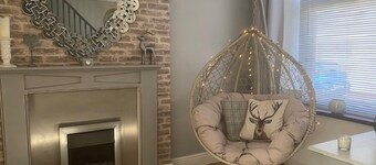 Welsh Retreat With Stunning Views, Sleeps Upto 4