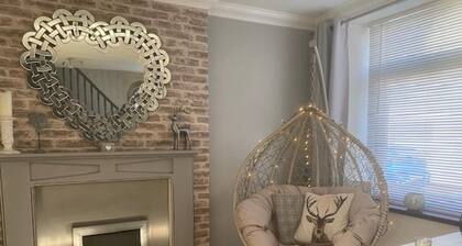 Welsh Retreat With Stunning Views, Sleeps Upto 4