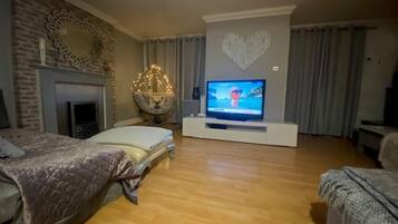 Nhà | 2 phòng ngủ, bàn ủi/dụng cụ ủi quần áo