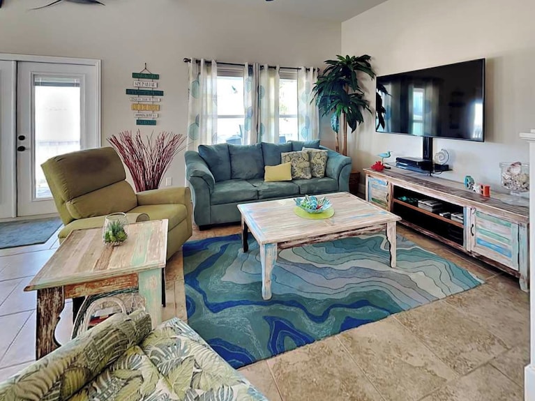 Island Charm | Pet-friendly, Key Allegro - Rockport, TX