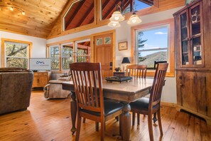 Dining - Peaceful Cabin w/ Mountain Views, Trails + Biltmore Pass | Pet-Friendly (Hendersonville)