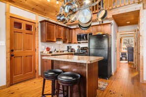 Fridge, microwave, oven, stovetop - Peaceful Cabin w/ Mountain Views, Trails + Biltmore Pass | Pet-Friendly (Hendersonville)