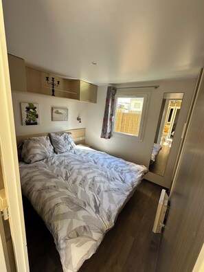 3 slaapkamers, een strijkplank/strijkijzer, wifi, beddengoed