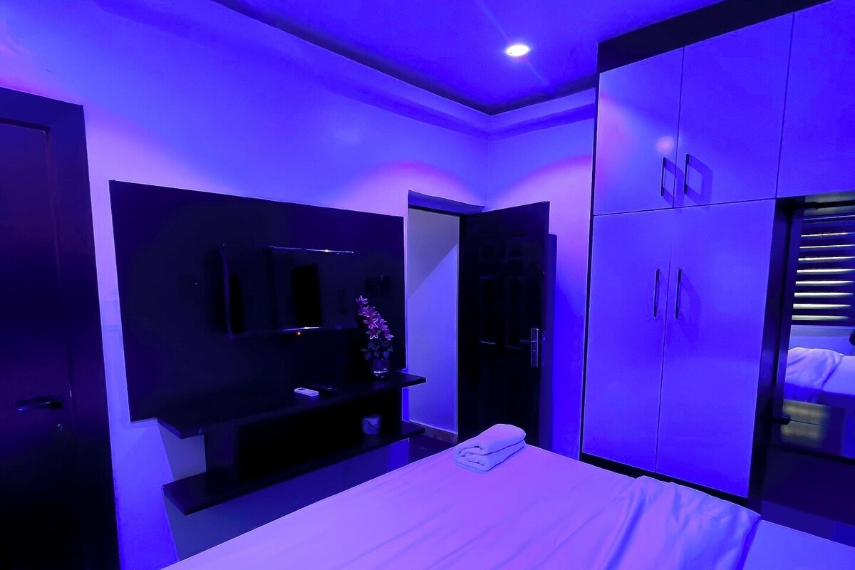 Deluxe Apartment, Balcony, City View | 1 bedroom, desk, laptop workspace, blackout drapes