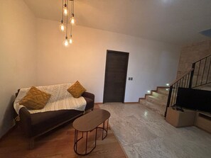 尊荣公寓 | 起居区 | 电视