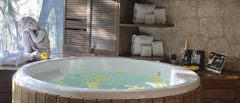 Premium Apartment | Bathroom