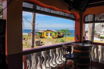 Paradise on the Rocks - Suite w/Kitchenette #9