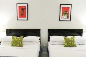 1 habitación, tabla de planchar con plancha, wifi y ropa de cama 