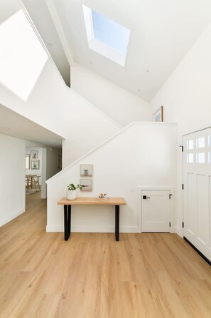 Interior - Lux 5-Bedroom Home in La Jolla Min to Ocean (San Diego)