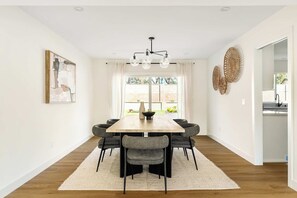 Dining - Lux 5-Bedroom Home in La Jolla Min to Ocean (San Diego)