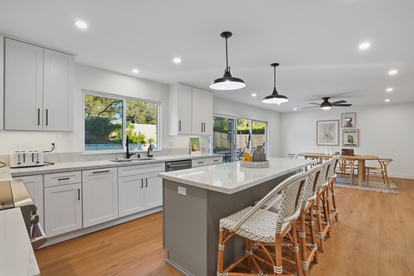 雪櫃、微波爐、焗爐、爐具