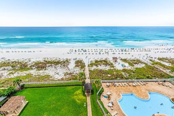 On the beach - Rates Reduced, Direct Beachfront Heated Pool/Hot Tub & Gym (Destin)