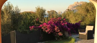 Pocket villa with private sea view pool