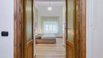 Appartement, 3 slaapkamers, niet-roken | 3 slaapkamers, een strijkplank/strijkijzer, gratis wifi