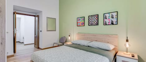 Apartment, 3 Bedrooms, Non Smoking | 3 bedrooms, iron/ironing board, free WiFi